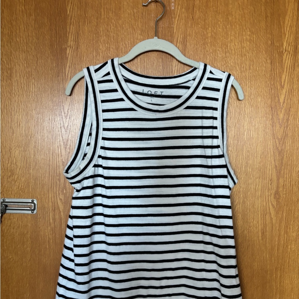 LOFT Harbor Striped Tank Top -Navy/White Lg